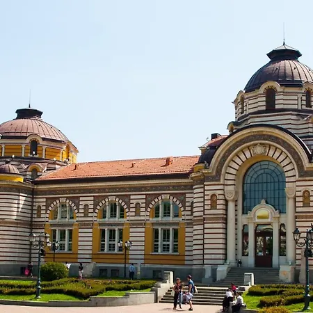 Central And Spacious Home Sofia Exterior photo